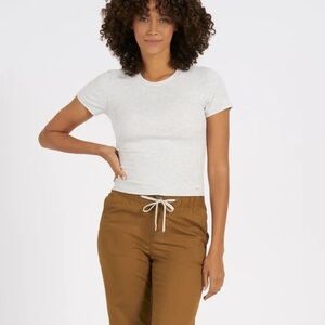 Vuori Pose Fitted Tee - White Heather